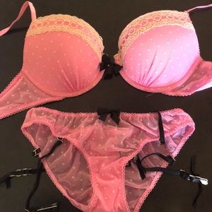Victorias secret bra & underwear w/ garter clips.